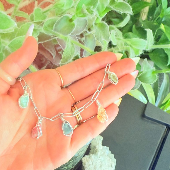 Elegant Multi-Color Gemstone Necklace - Picture 2 of 2